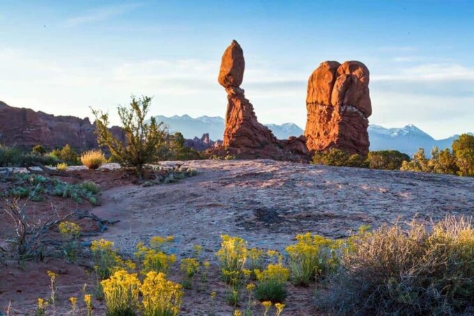 Moab: Arches National Park Morning Adventure Tour - Scenic Vehicle Travel