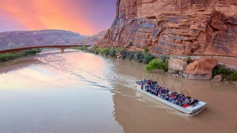 Moab: Colorado River Dinner Cruise with Music and Light Show - An Overview of the Experience