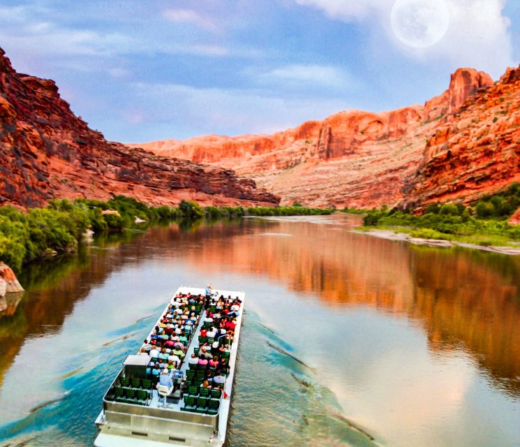 Moab: Colorado River Dinner Cruise With Music and Light Show - Dinner and Cruise