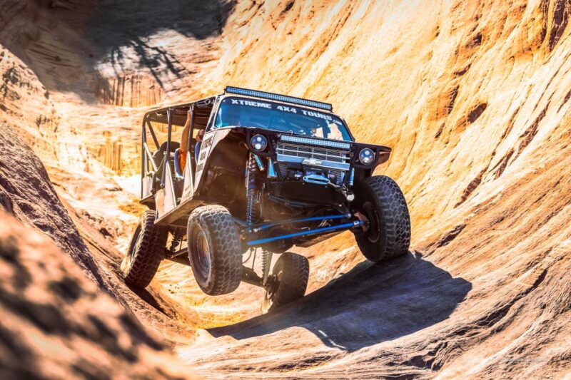 Moab: Hells Revenge & Fins N Things Trail Off-Roading Tour - Vehicle Features