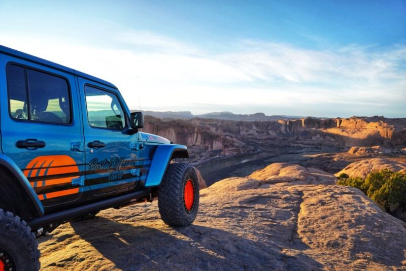 Moab: Off-Road Hells Revenge Trail Private Jeep Tour - Thrilling Off-Road Adventure