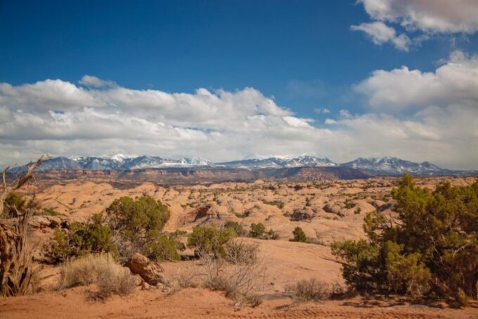 Moab: Self-Driven Guided Sunset UTV Tour to Fins N Things - Participant Requirements and Restrictions