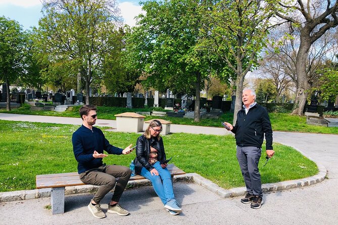 Mobile Puzzle Rally Tour at the Vienna Central Cemetery - Navigating the Central Cemetery