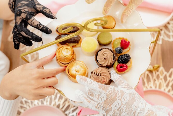 Mobile Tea Room Experience in New York - Sightseeing and Entertainment