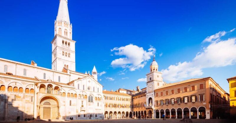 Modena City Walking Tour - Tour Features and Amenities