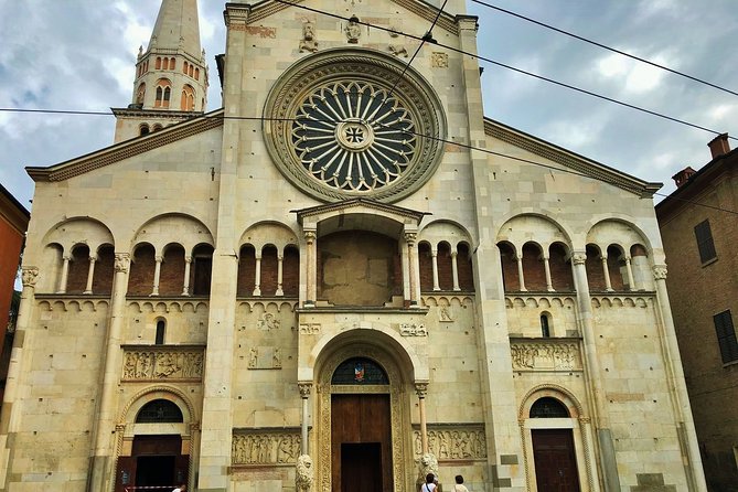 Modena Private Walking Tour - Uncovering Modenas History