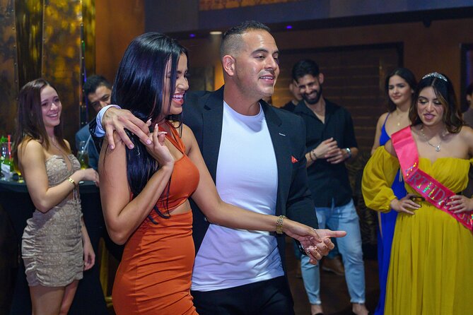 Mojitos, Appetizers & Salsa Lessons at Mangos Miami Beach - Dance Lessons and Instruction