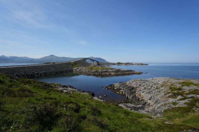 Molde: Atlantic Ocean Road & Varden Bus Tour - Main Attractions