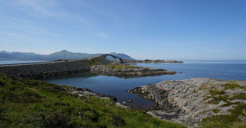 Molde: Atlantic Ocean Road & Varden Bus Tour - Photo Stops