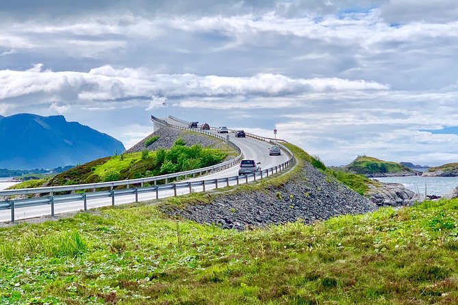 Molde - Atlantic Road Private Sightseeing Tour - Drunken Bridge Discovery