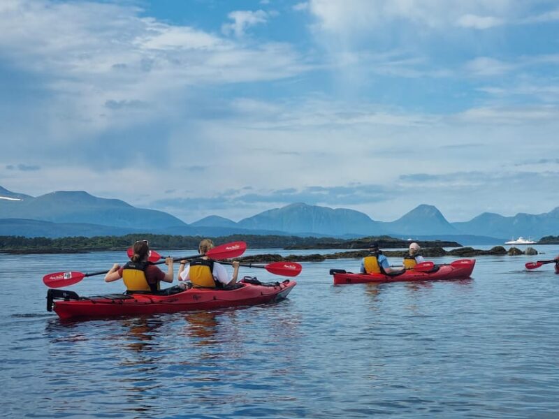 Molde - Guided Kayak Tour - Meeting and Equipment