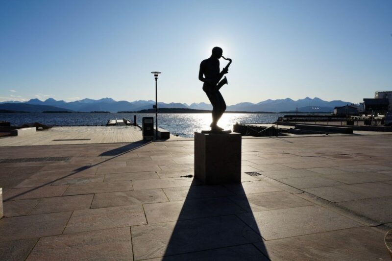 Molde - Shuttle Bus to Viewpoint Varden - Itinerary and Highlights
