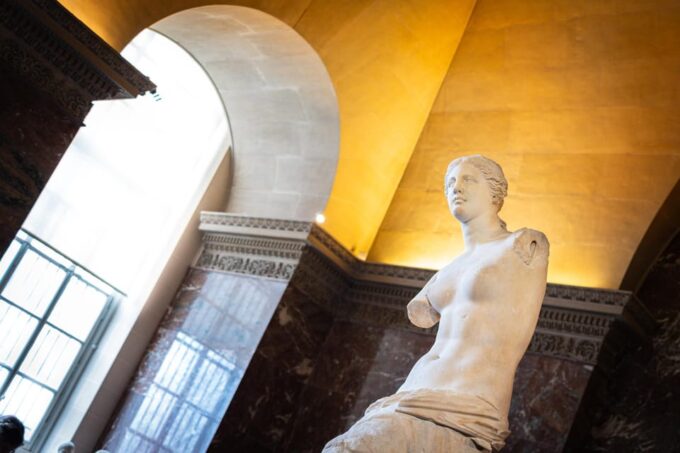 Mona Lisa & Treasures: 6-people Max Louvre Experience - Accessibility Considerations