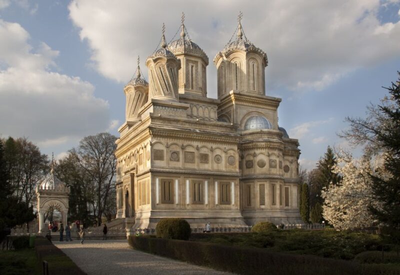 Monasteries of Curtea De Arges: Day Trip From Bucharest - Key Points