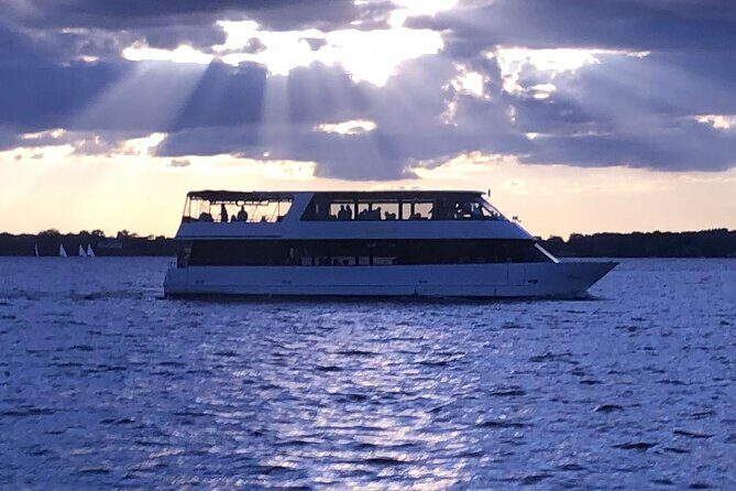 Monday Night Burrito Bowl Cruise on Lake Minnetonka - An In-Depth Look at the Experience