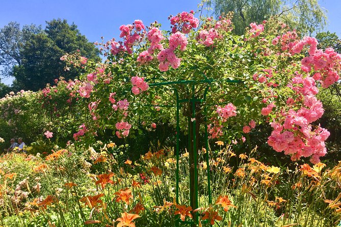 Monets Gardens & House With Art Historian: Private Giverny Tour From Paris - Cancellation Policy