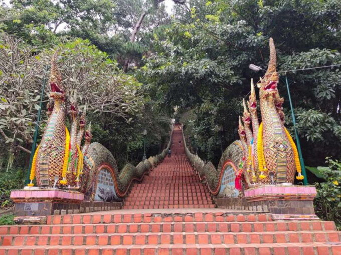 Monk Trails Hike, Wat Phalat, Monk Chanting, Wat Doi Suthep. - Experiencing Wat Pha Lat