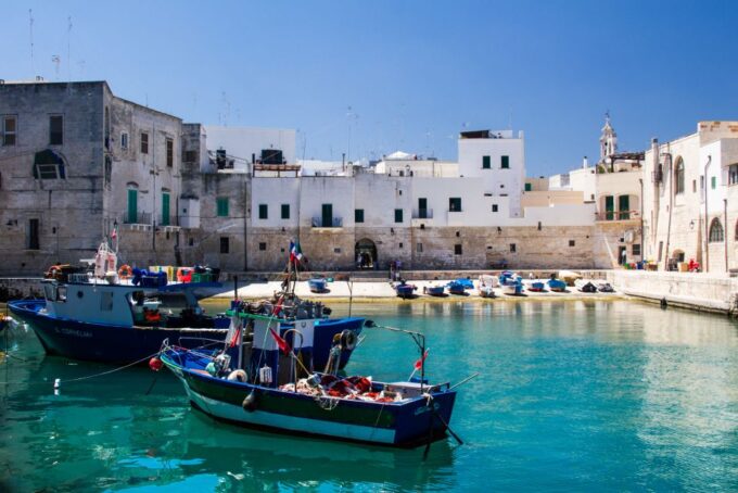 Monopoli: Private Sightseeing Speedboat Tour With Champagne - Customizable Boat Tour Experience