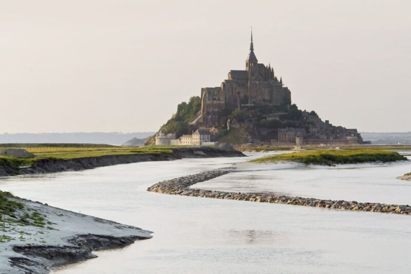 Mont Saint-Michel & Chateaux Country 3-Day Tour From Paris - Itinerary Breakdown