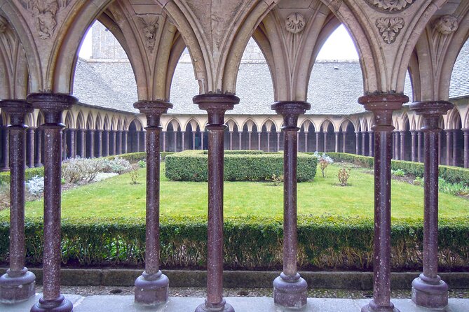 Mont Saint Michel Day Trip From Paris With English Speaking Guide - Tour Duration and Group Size