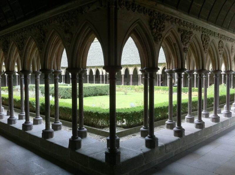 Mont Saint-Michel - Day Trip Luxury Van 7 Persons From Paris - Historical Attractions Included