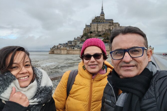 Mont Saint Michel Private VIP Tour With Champagne From Paris - Exploring Mont Saint Michel
