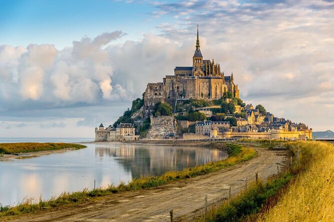 Mont-St-Michel: Shared Tour (10 Max) Abbey Ticket Included - Key Points