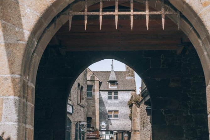 Mont-St-Michel: Shared Tour (10 Max) Abbey Ticket Included - Included in the Tour