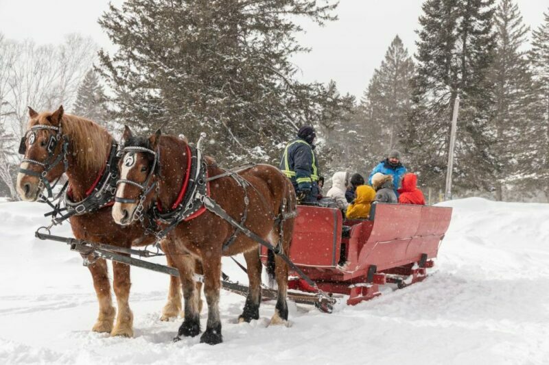Mont-Tremblant: Sleigh Ride w/ Storytelling & Hot Chocolate - FAQs