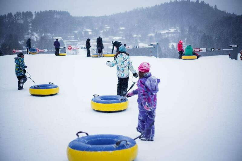 Mont-Tremblant: Snow Tubing with a Mechanical Lift - Authenticity and the Experience on the Ground