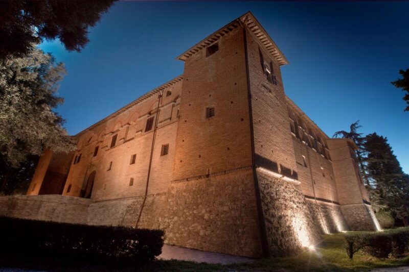 Montalcino: Brunello Wine Tasting Experience - Food Pairing With Local Delicacies