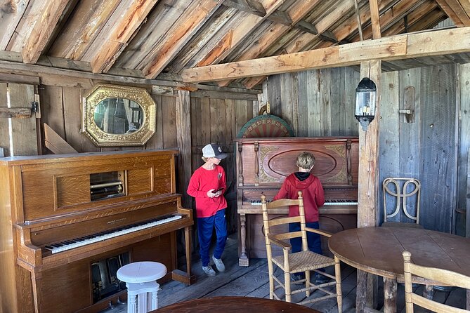 Montana Old West Ghost Towns Private VIP Tour - From West Yellowstone MT - Opportunities for Gold and Garnets