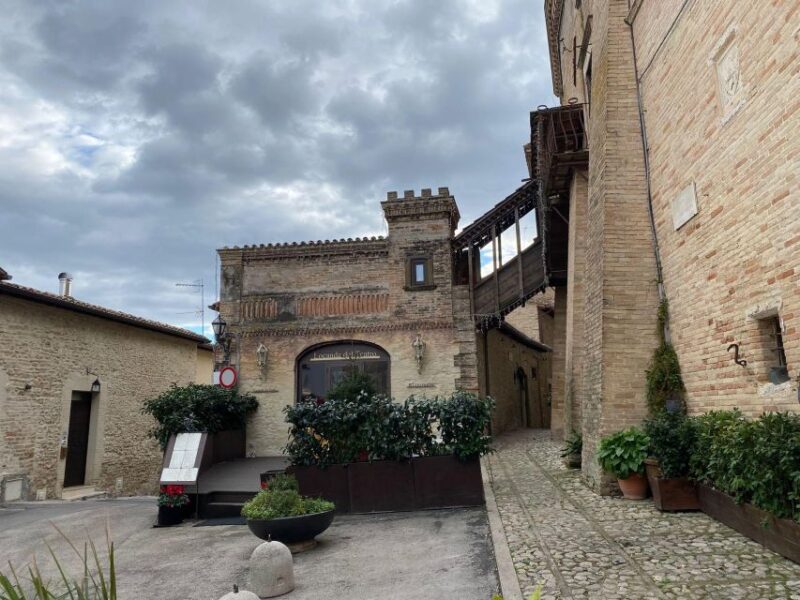 Montefalco: Guided Tour With Vineyard Visit and Lunch - Meeting Point Details