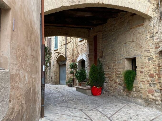 Montefalco: Guided Tour With Vineyard Visit and Lunch - Frequently Asked Questions