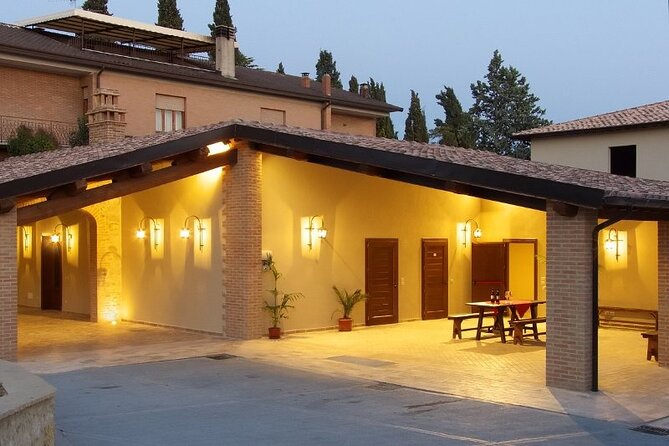 Montefalco: Winery and Oil Mill Tour in With Light Lunch - Included in the Tour