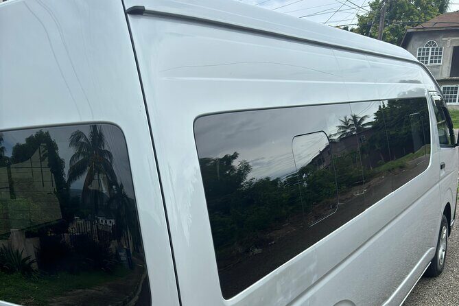 Montego Bay Airport and Jewel Runaway Bay Private Shuttle - The Journey to Jewel Runaway Bay