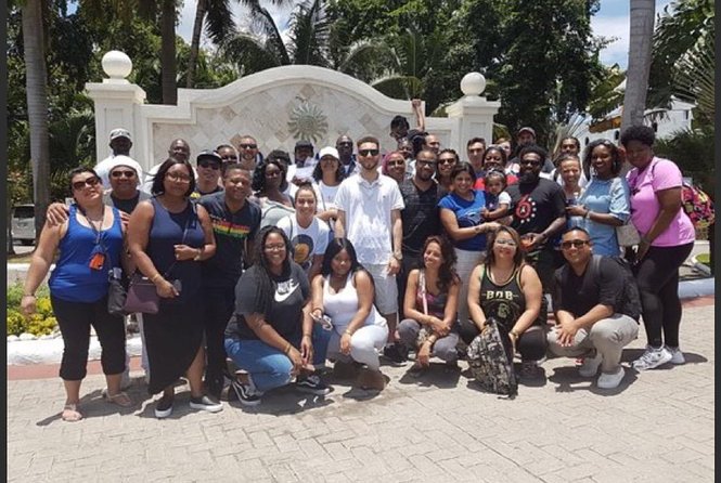 Montego Bay Airport Pickup/Drop Off(Group)Transportation Only - Vehicle Information