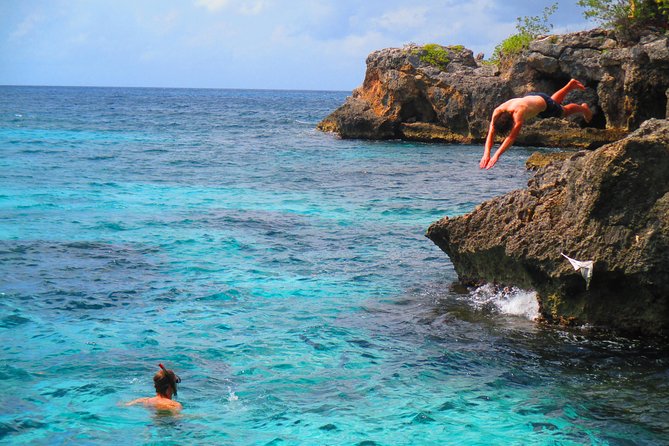 Montego Bay Airport Transfer to Negril - Booking Process and Details