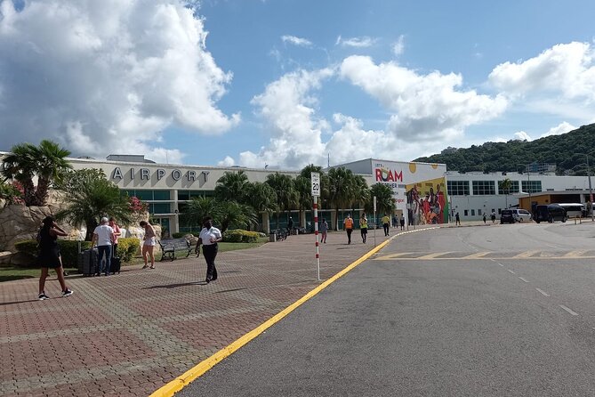 Montego Bay Airport Transfer to Ocho Rios and Runnaway Bay Hotels(Private) - Included in the Transfer
