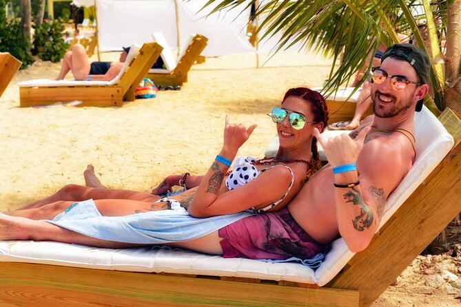 Montego Bay: Bamboo Beach Club With Lunch and Cocktails - Capacity and Location
