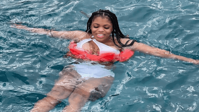 Montego Bay: Bamboo Rafting, Party Catamaran, and Snorkeling - Visiting Margaritaville