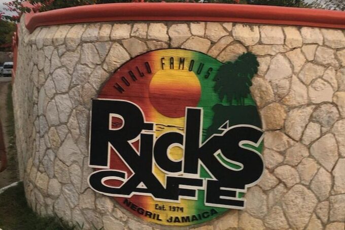 Montego Bay: Negril Seven Miles Beach & Booby Cay Boat Tour - Dining and Refreshment Options