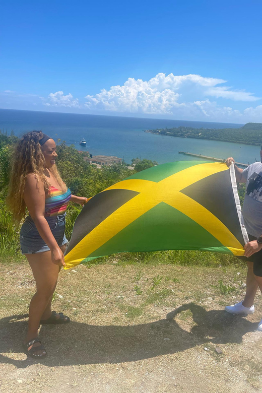 Montego Bay: Private Transfer From Airport to Negril - Key Points