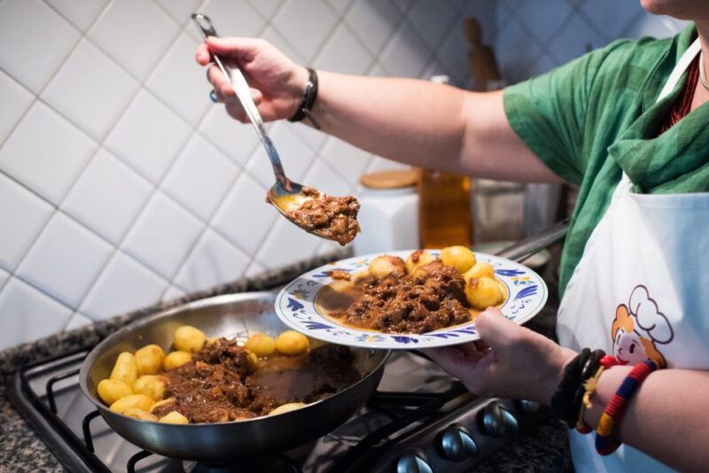 Montepulciano: Dining Experience at a Locals Home - Interaction With Locals
