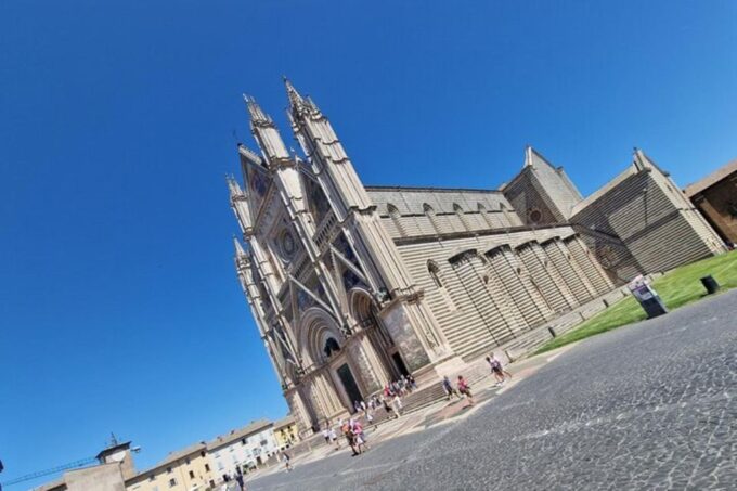 Montepulciano Wine Tasting and Orvieto Private Day Tour - Montepulciano Wine Cellar Exploration
