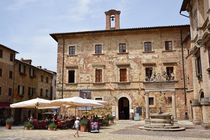 Montepulciano: Winery Tour & Tasting Experience - Tasting the Tuscan Wines