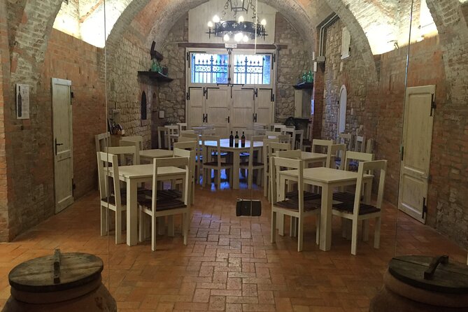 Montepulciano: Winery Tour & Tasting Experience - Exploring the Etruscan Winery