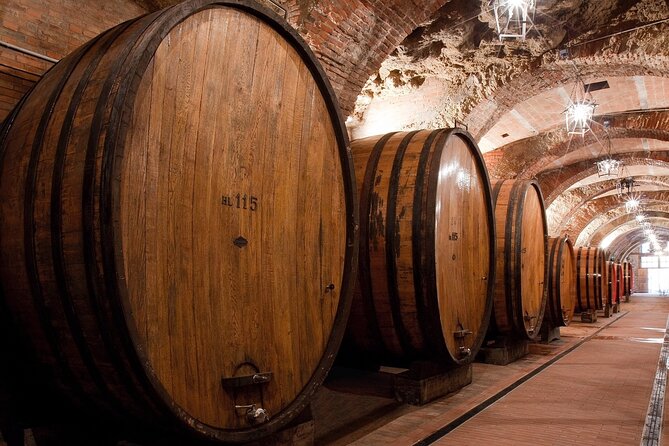 Montepulciano: Winery Tour & Tasting Experience - Inclusions and Experience Details