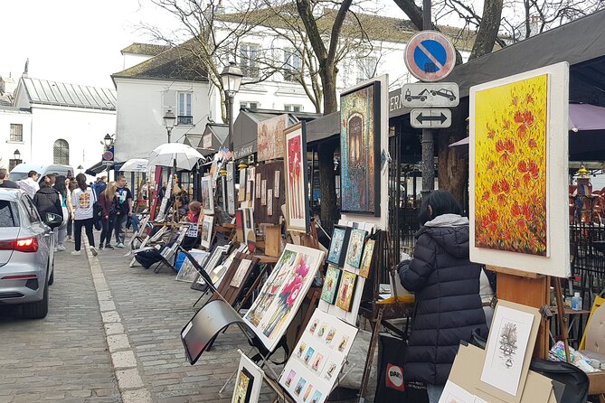 Montmartre Sacré Coeur and Moulin Rouge Best Shops and Cafés - Navigating Montmartres Winding Cobblestone Streets