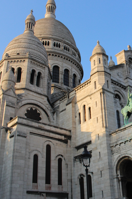 Montmartre - Sacré Coeur Walking Tour In French. - Admire Iconic Monuments